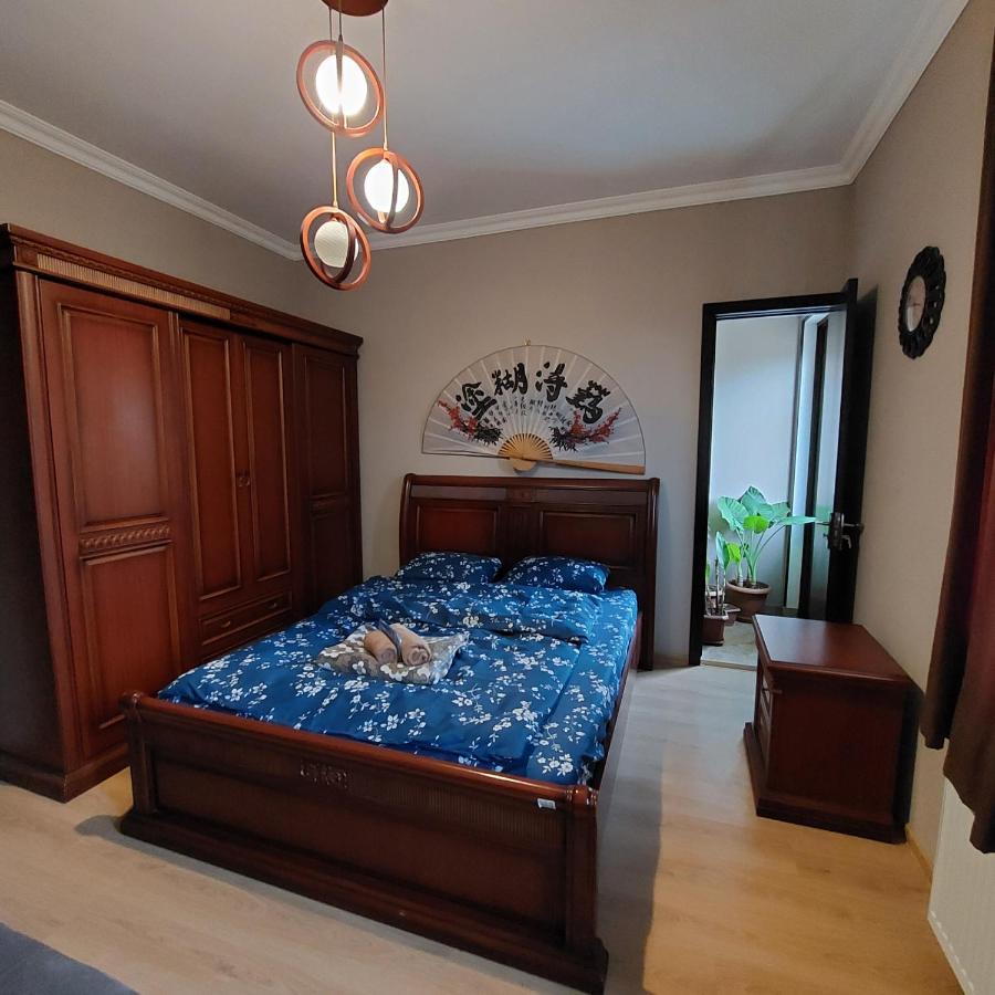 Guesthouse Different Tbilisi Esterno foto