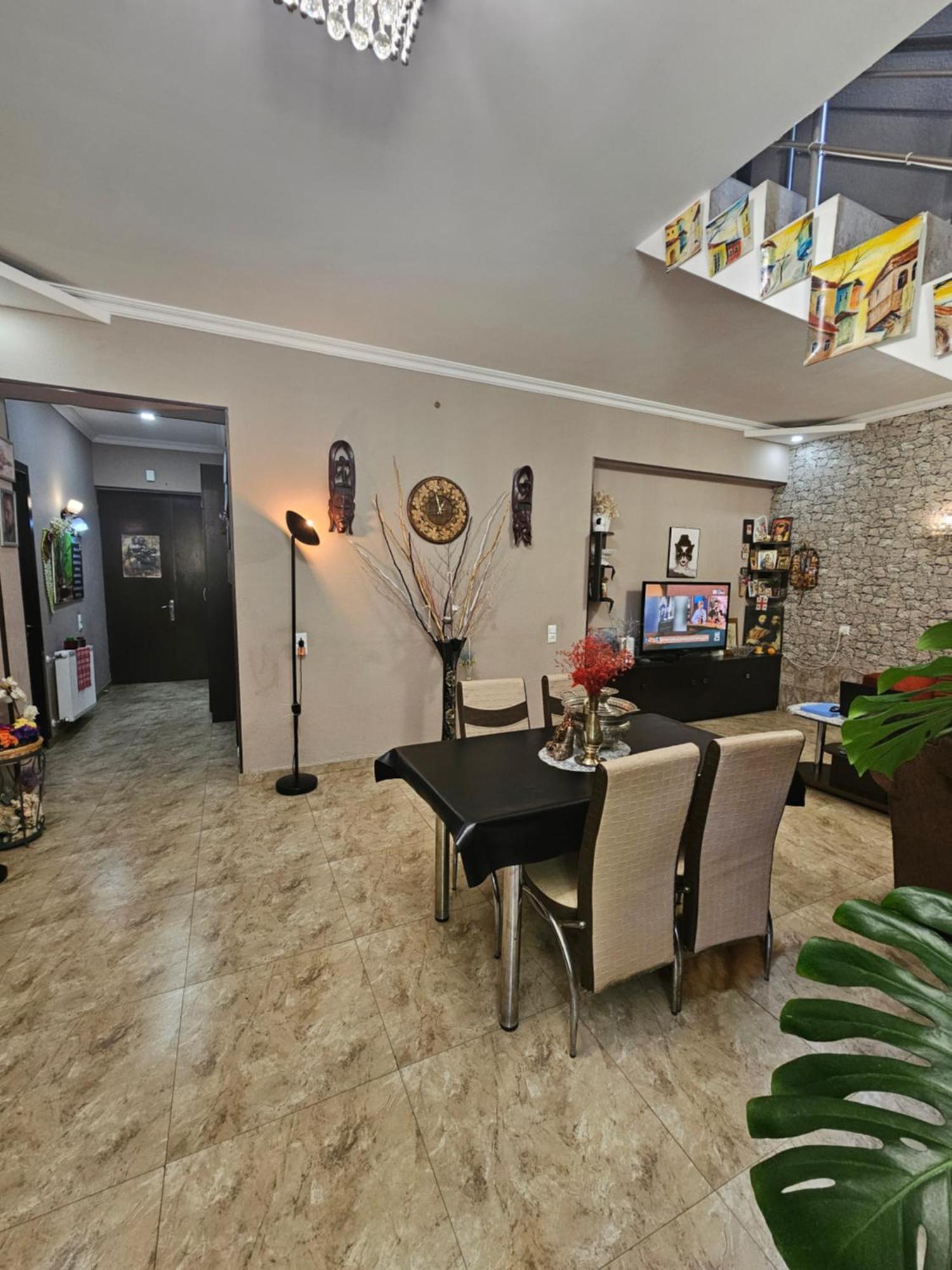 Guesthouse Different Tbilisi Esterno foto
