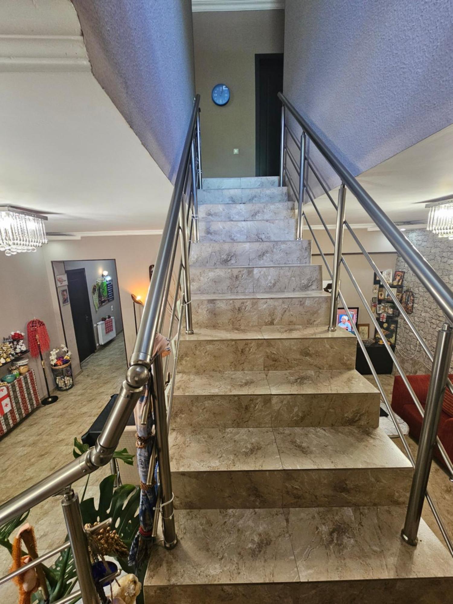 Guesthouse Different Tbilisi Esterno foto