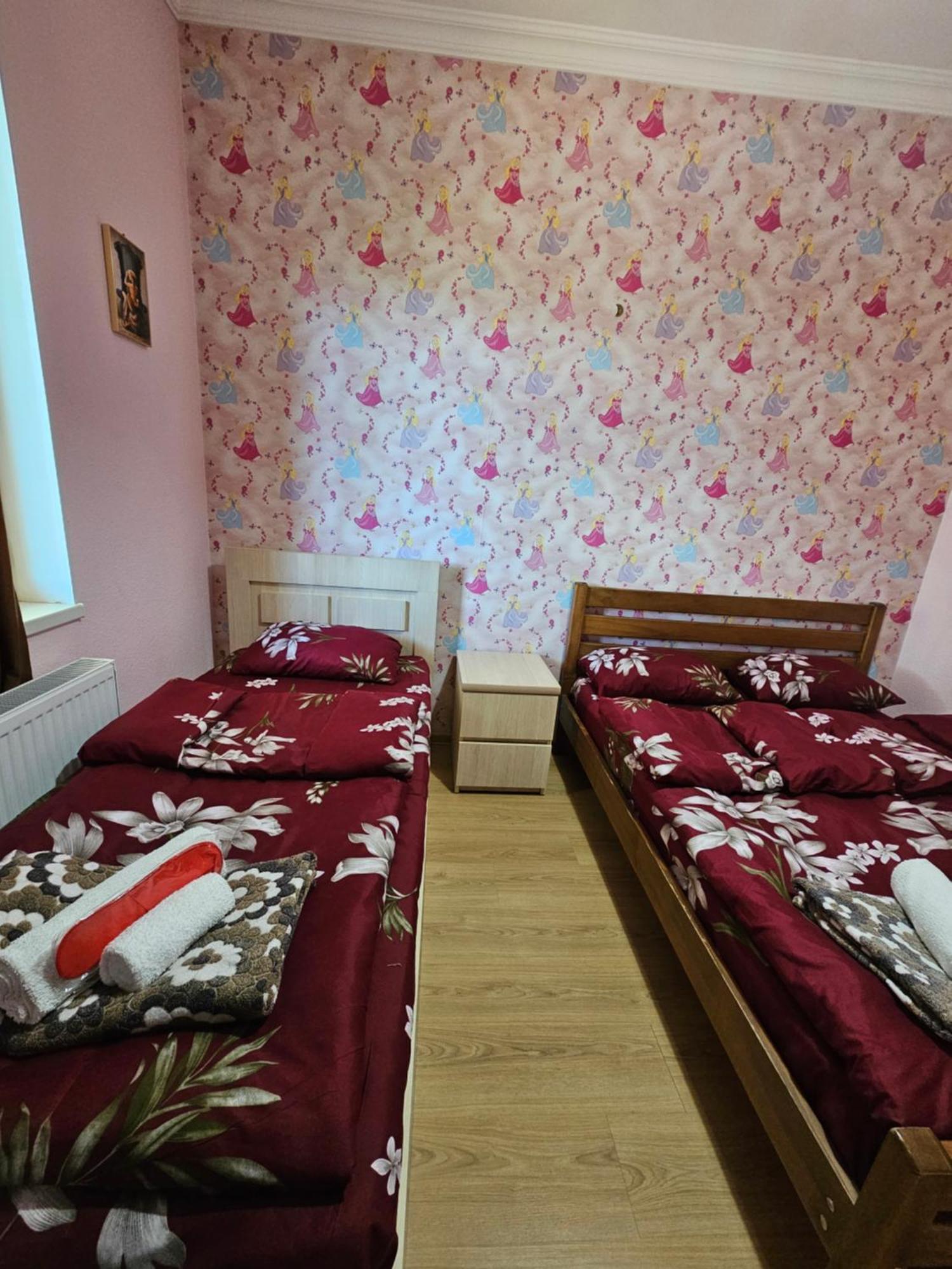 Guesthouse Different Tbilisi Esterno foto